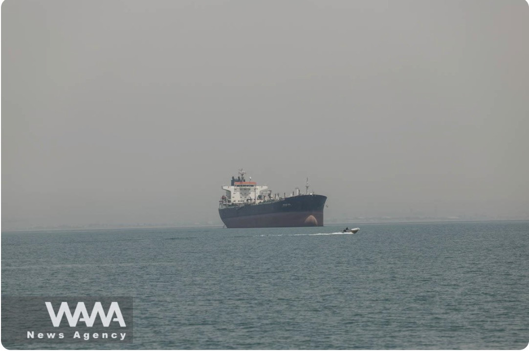Tàu chở dầu ở eo biển Hormuz. Ảnh: WANA