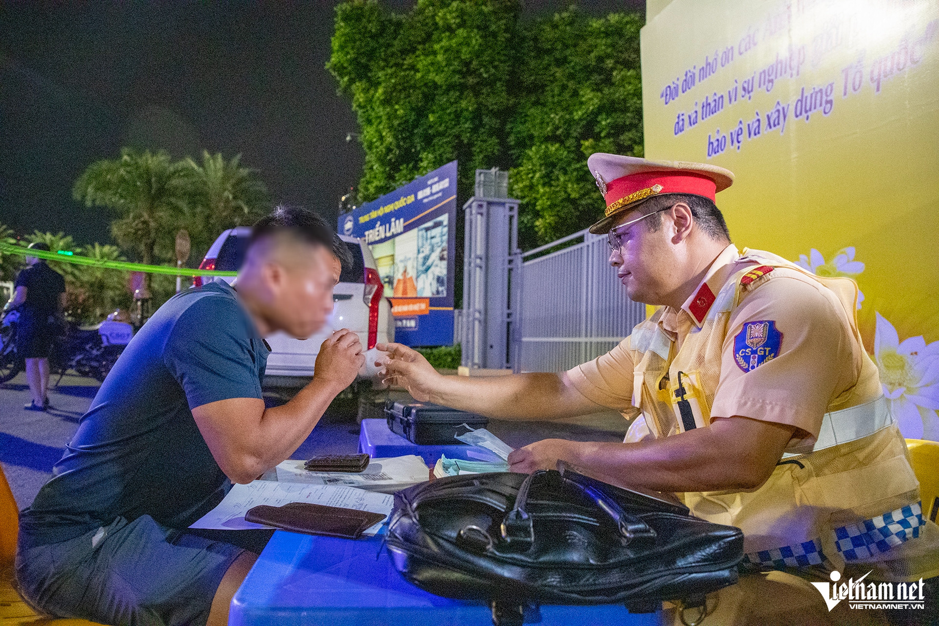 https://static-images.vnncdn.net/vps_images_publish/000001/000003/2026/7/23/w-da-chinh-4-hieu9448-sao-chep-4.jpg