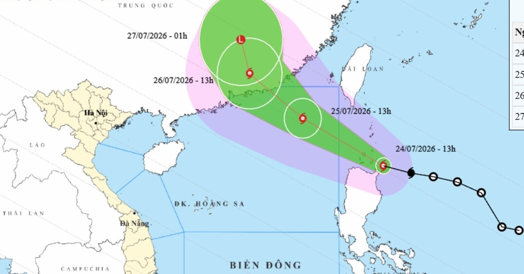 Bão Noul tiếp tục mạnh thêm, dự báo vào Biển Đông đêm nay