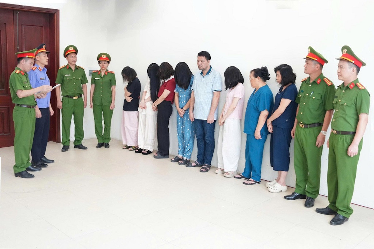 Bị bơm sữa đậu nành vào niệu đạo, người bệnh đối diện nguy cơ gì?