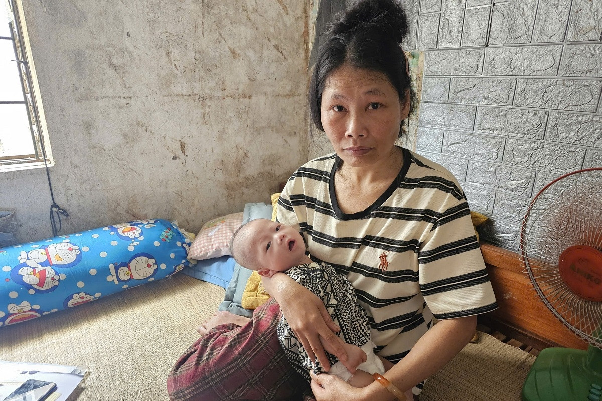 Cháu ngoại 3 tháng tuổi khóc vì đói, bà ngoại bệnh tim bất lực lau nước mắt