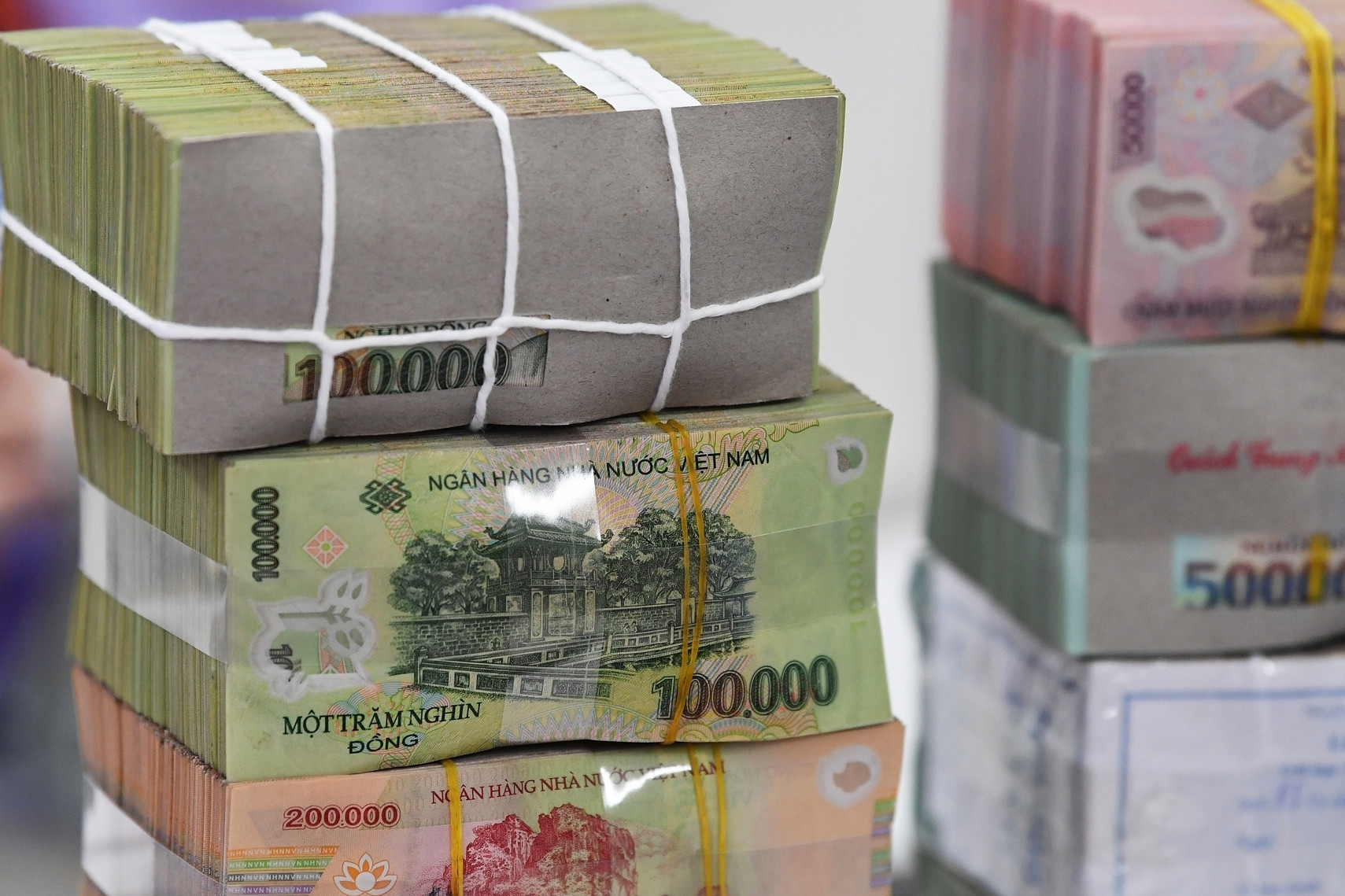 Chồng qua đời sau khi mua bảo hiểm lúc vay 600 triệu, vợ vất vả đòi quyền lợi