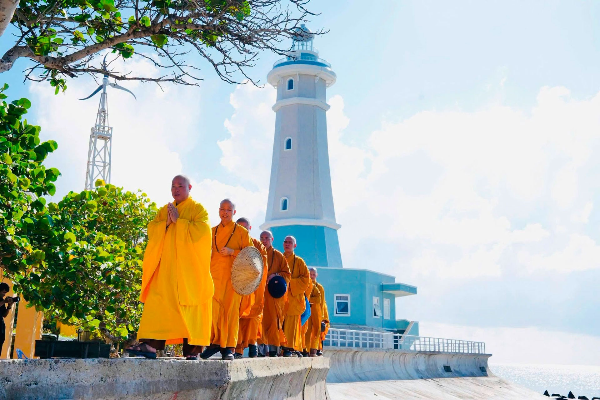 Để tiếng chuông chùa giữa trùng khơi mãi âm vang thông điệp của hòa bình