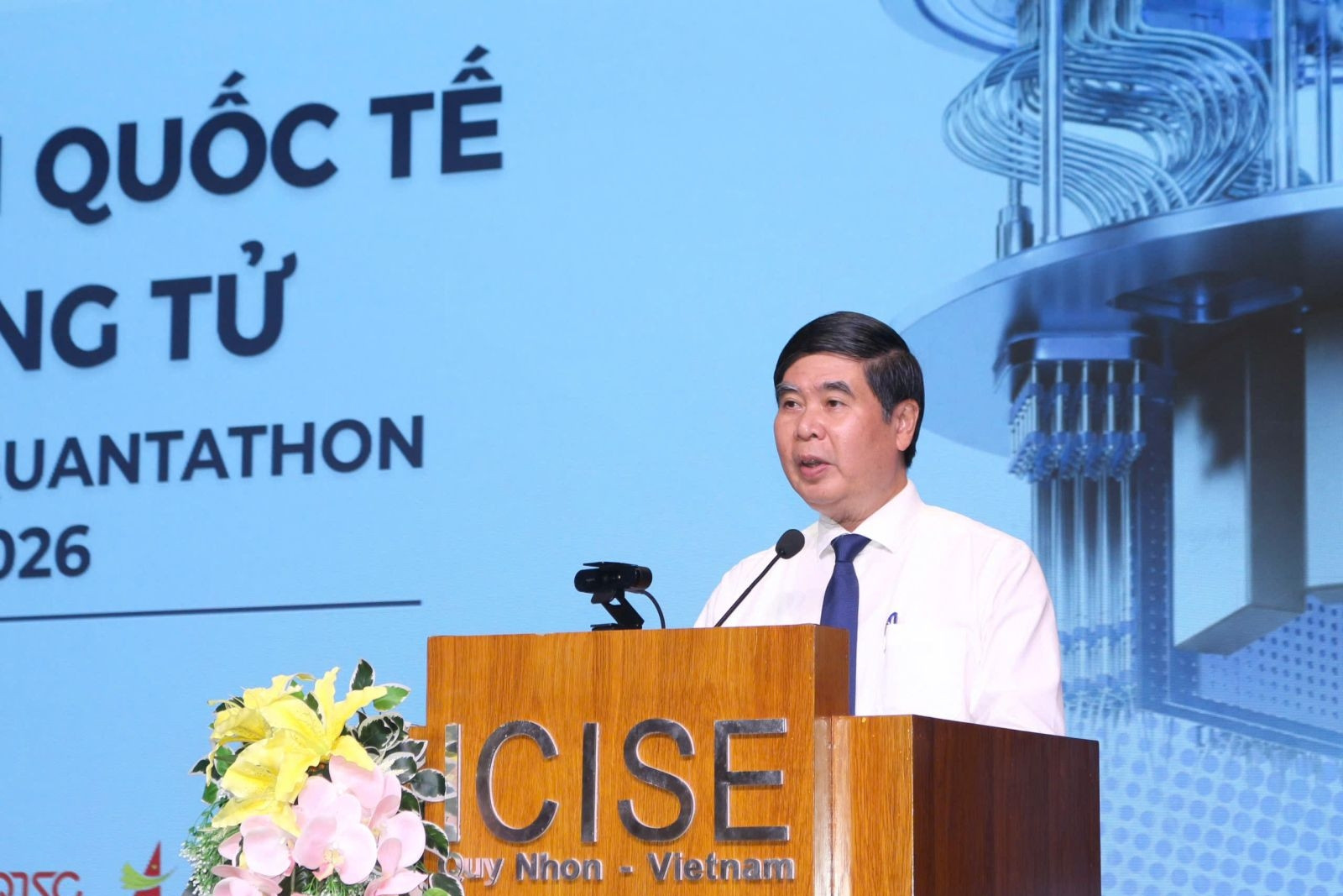 Gần 100 thí sinh tranh tài ứng dụng tính toán lượng tử tại Gia Lai