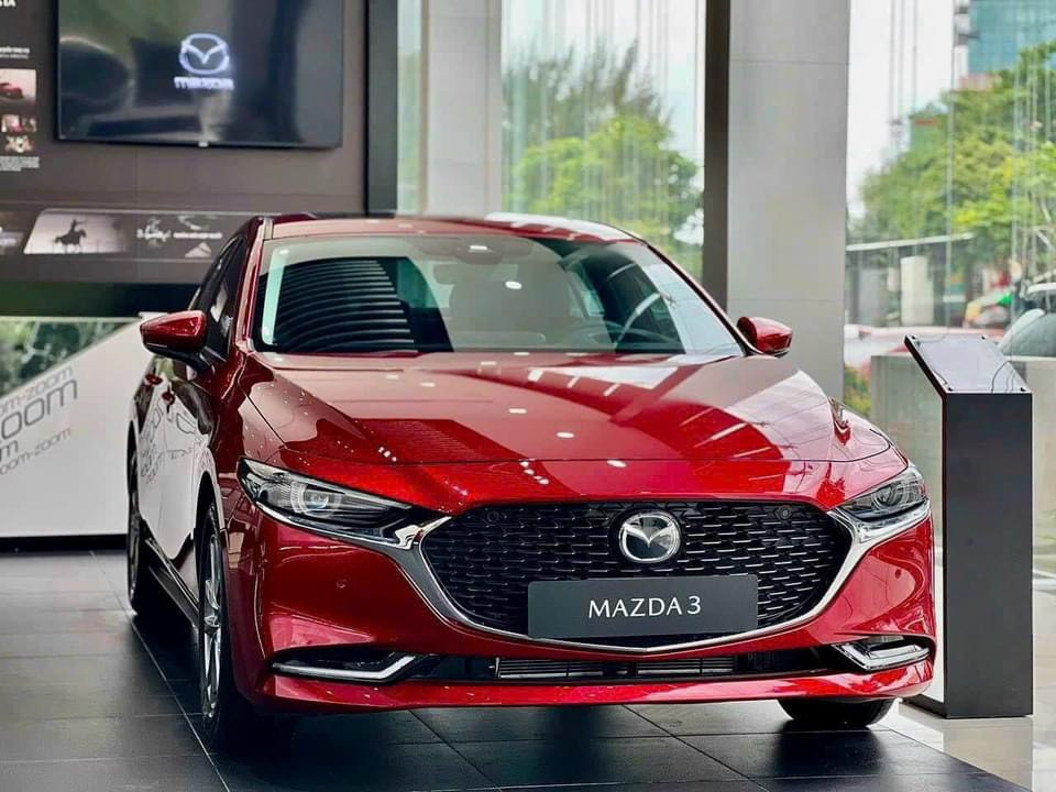 مصيران متناقضان لشركة مازدا في فيتنام: ازدهار سيارة CX-5، وتراجع سيارة مازدا 3. 7 Mazda3.webp