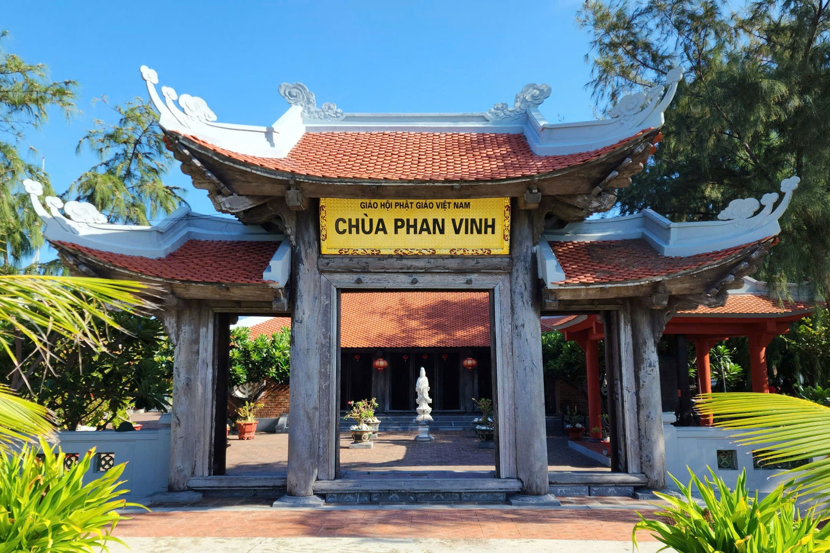 Ngôi chùa đặc biệt mang tên một vị thuyền trưởng ở Trường Sa
