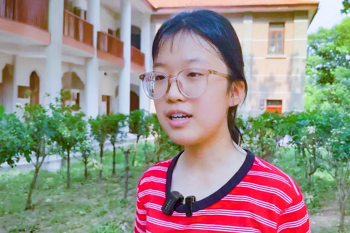 Nữ sinh đỗ Đại học Thanh Hoa dù chưa từng đi học thêm, gây xôn xao dư luận