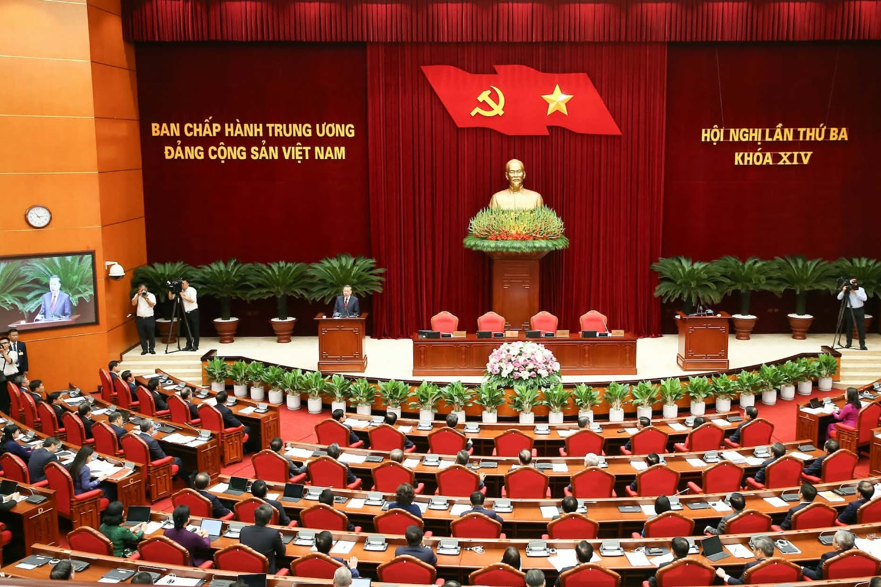 Sẽ sửa đổi Điều lệ Đảng tại Đại hội XV