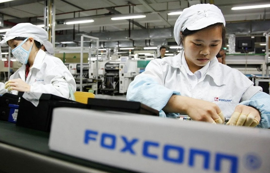 Thưởng nghìn USD hút công nhân, Foxconn dồn lực cho iPhone 18 Pro