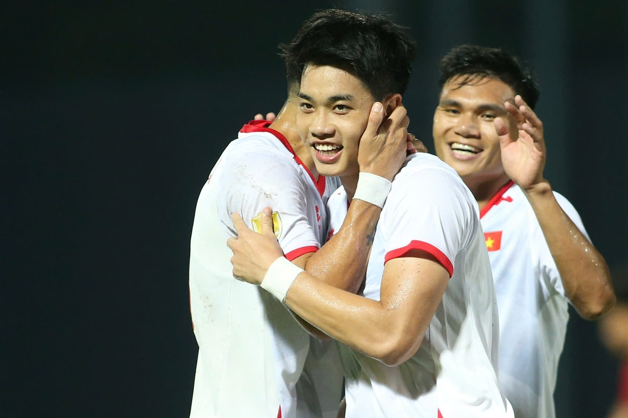 Đình Bắc khiêu vũ Hoàng Hên, Việt Nam thắng ‘7 sao’