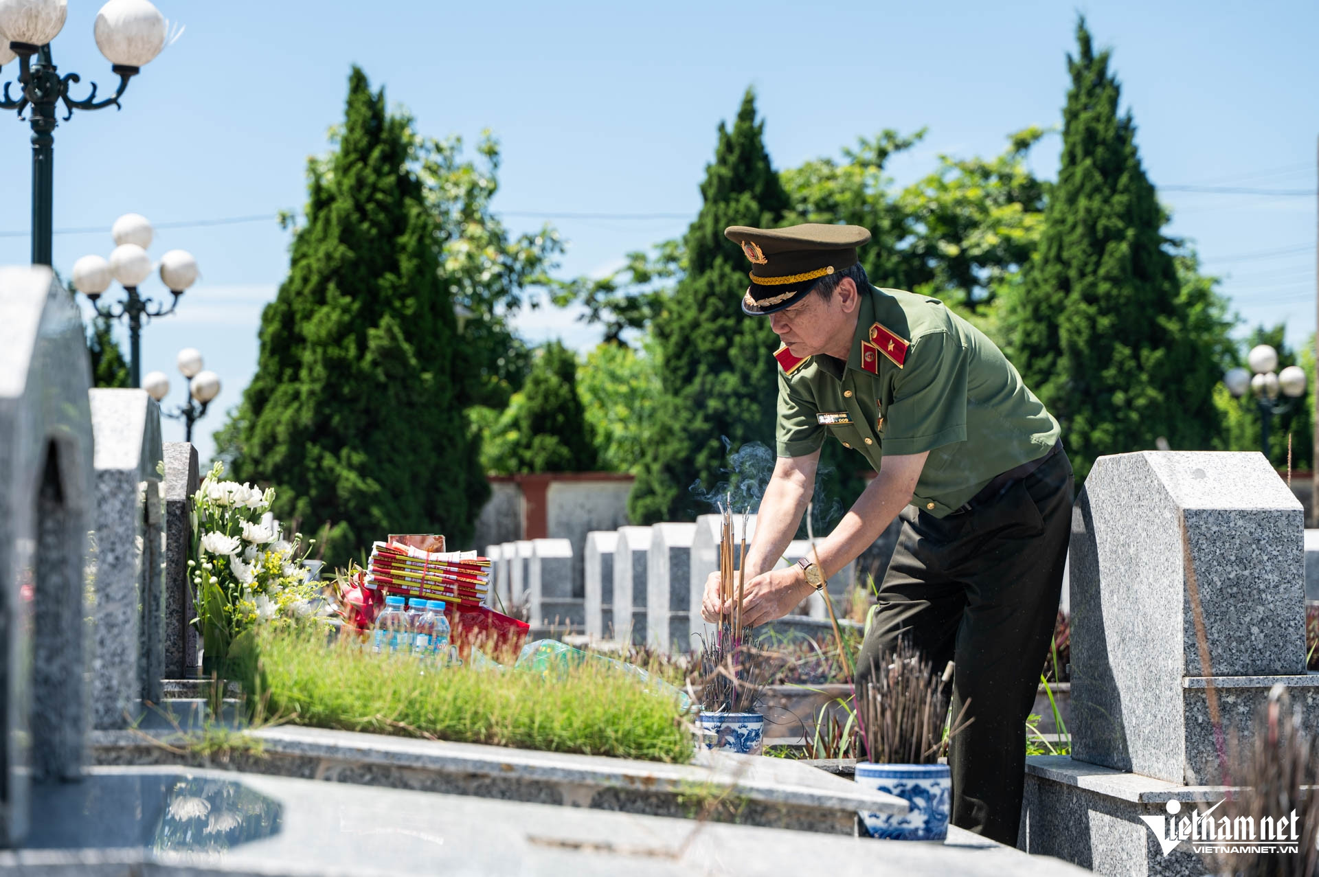 https://static-images.vnncdn.net/vps_images_publish/000001/000003/2026/7/24/w-liet-si-dao-quang-hai-2872.jpg