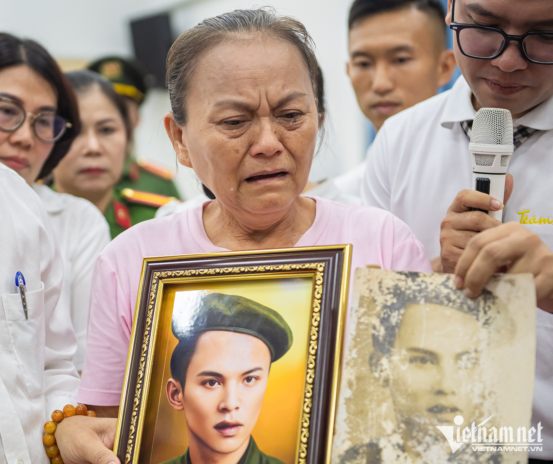 W-trao di ảnh liệt sỹ Nguyễn Huế 23.jpg