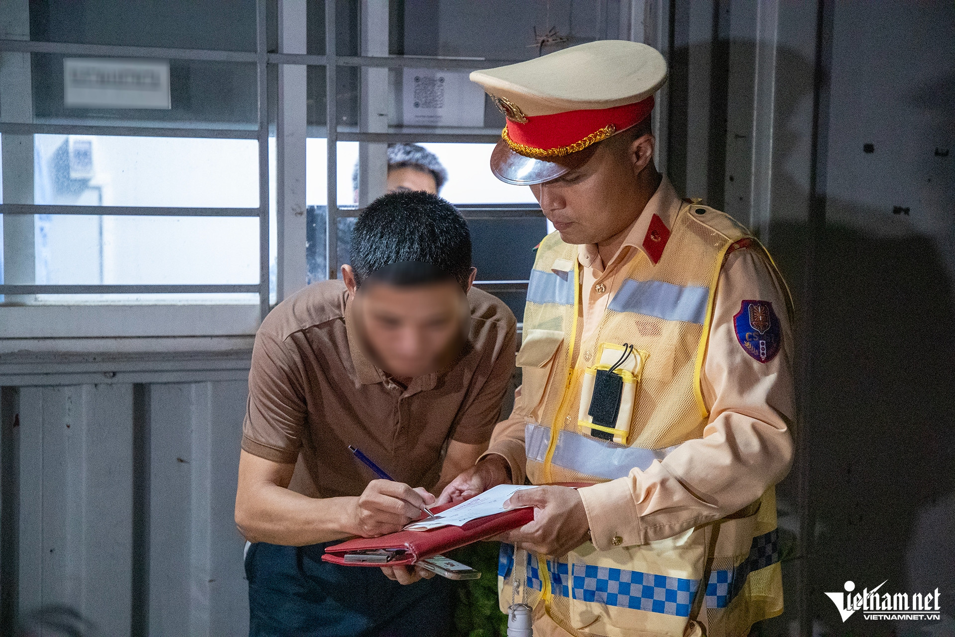 W-xe qua tai 1 HIEU9710 sao chép.jpg