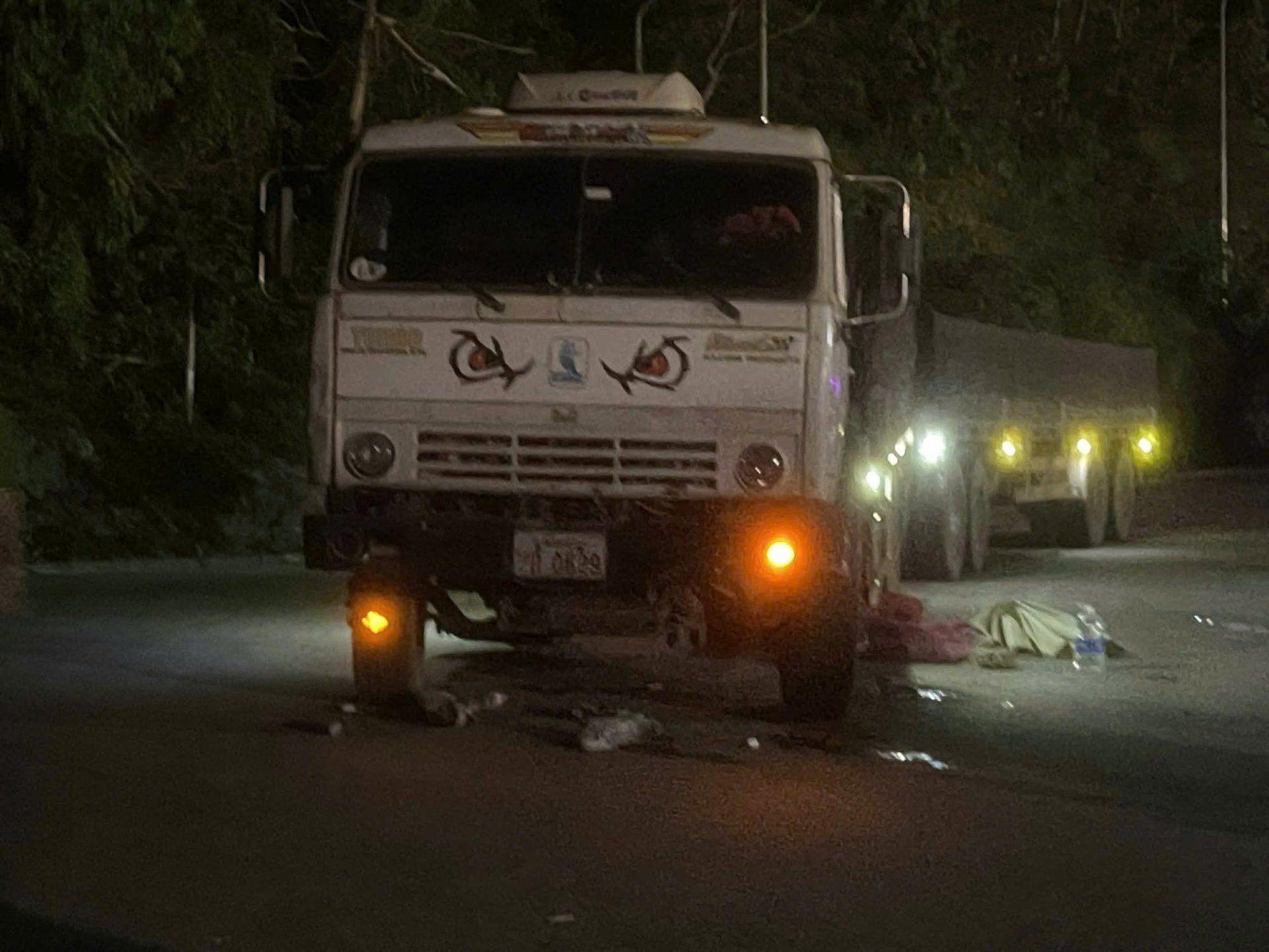 a xe tải.jpg