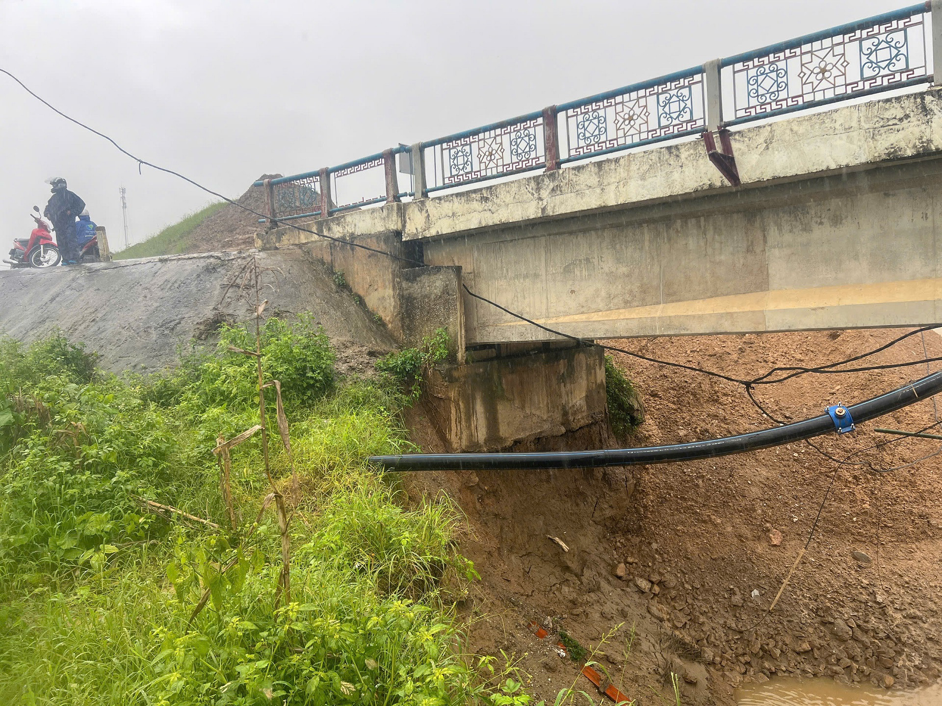 Cau xuong cap Dien Bien 8.jpg