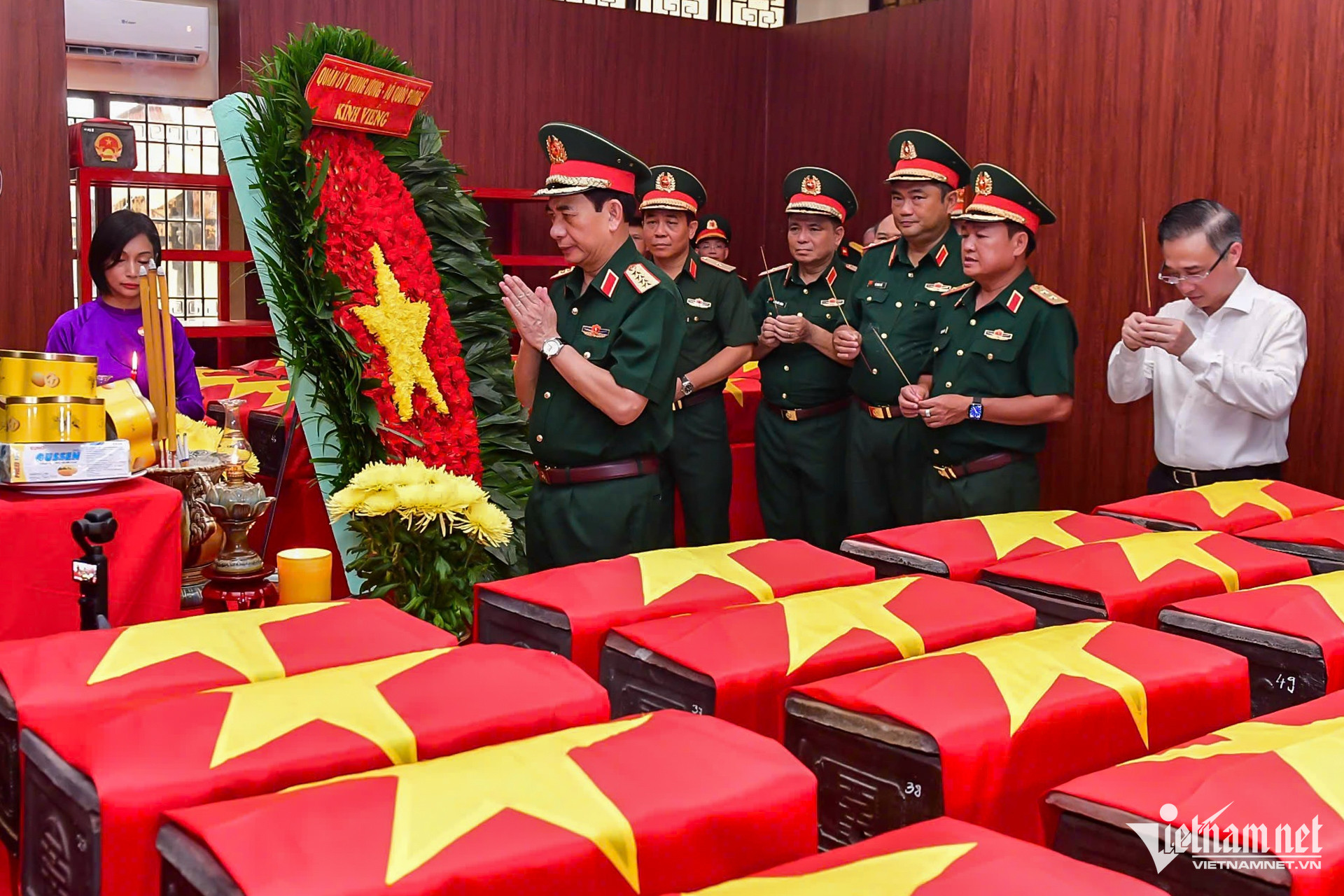 W-PTT Phan Văn Giang    Nguyễn Huế 7.jpg