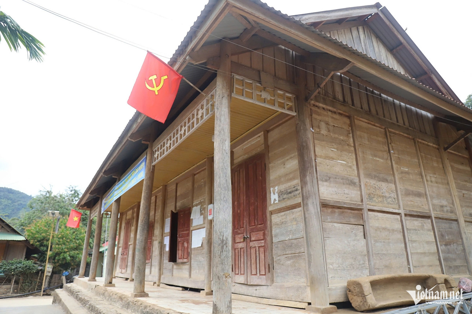 W-tượng bản Lạ 1.jpg
