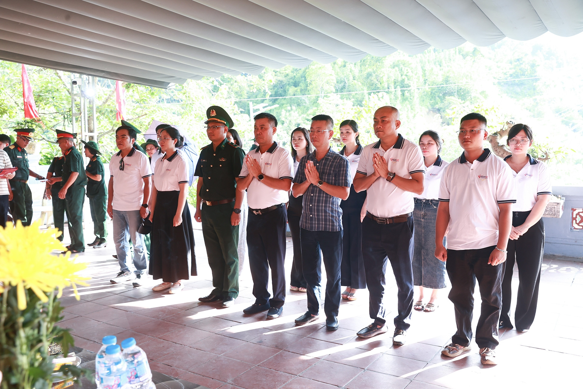 https://static-images.vnncdn.net/vps_images_publish/000001/000003/2026/7/25/w-vi-xuyen-731.jpg