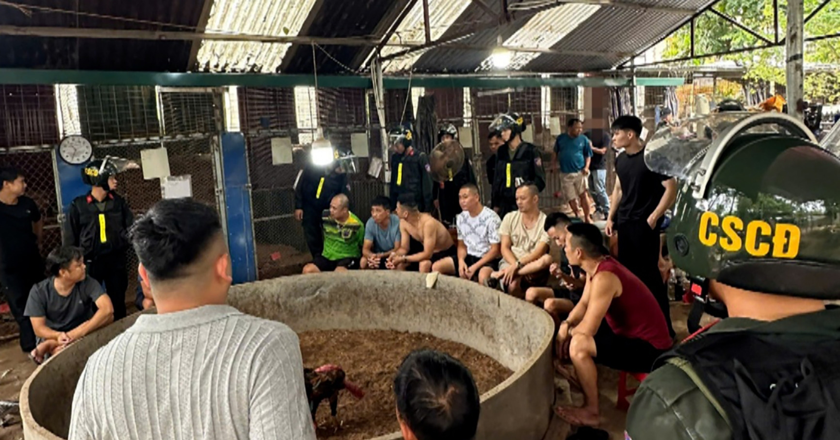 Bắt nhiều người tại điểm cá cược đá gà quy mô lớn ở Lạng Sơn