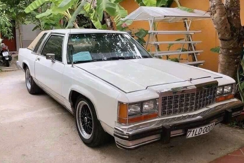 Ford LTD Crown Victoria 1979, hàng hiếm chỉ đếm trên đầu ngón tay tại Việt Nam