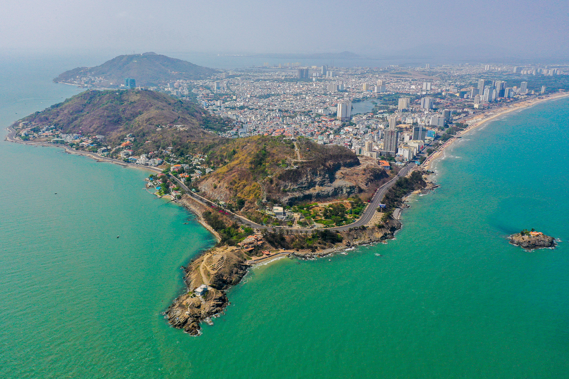 Vung Tau_Nguyen Hue.jpg
