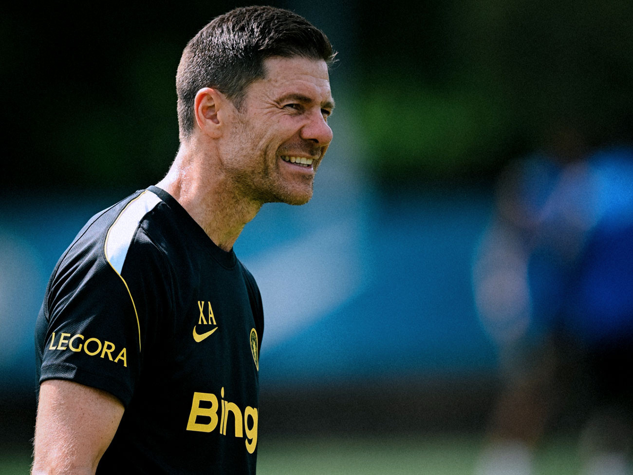 Xabi Alonso Chelsea.jpg