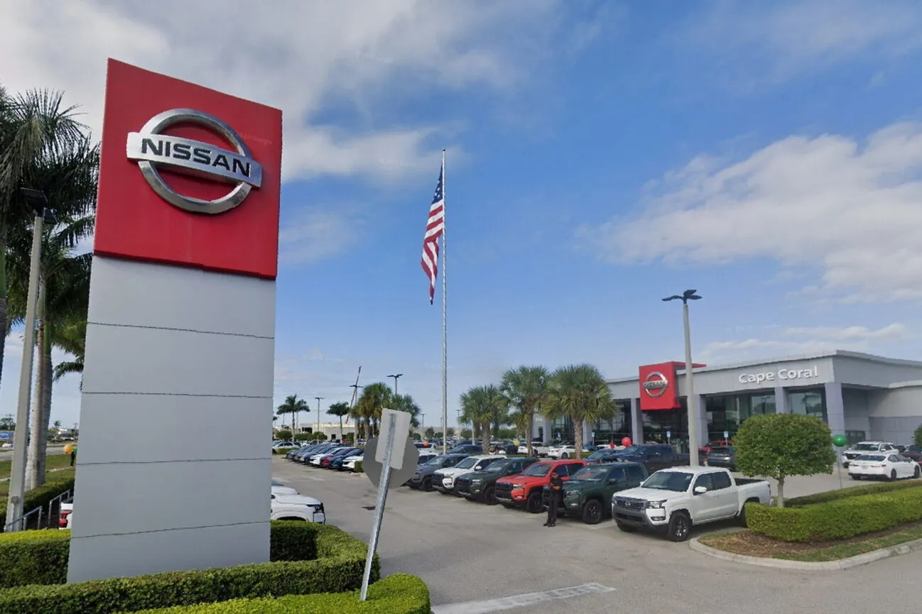 Bị khách chấm 1 sao, sếp đại lý Nissan lên mạng trả đũa và cái kết không ngờ tới
