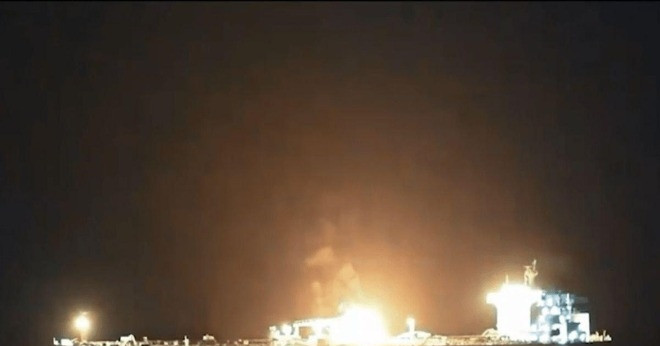 Iran tuyên bố ngừng tập kích Mỹ, thêm tàu chở dầu phát nổ ở Hormuz