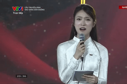 MC Hạnh Phúc khóc trên sóng trực tiếp VTV, MC Khánh Vy gây xúc động mạnh