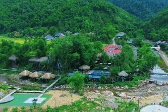 Người đàn ông dân tộc Thái biến nhà sàn cũ thành điểm sáng du lịch cộng đồng