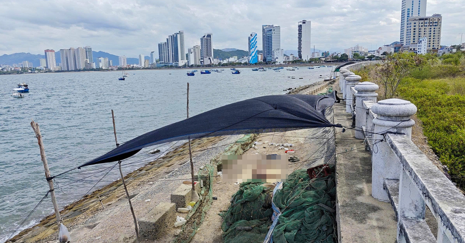 Phát hiện thi thể người đàn ông tại bờ kè biển ở Nha Trang