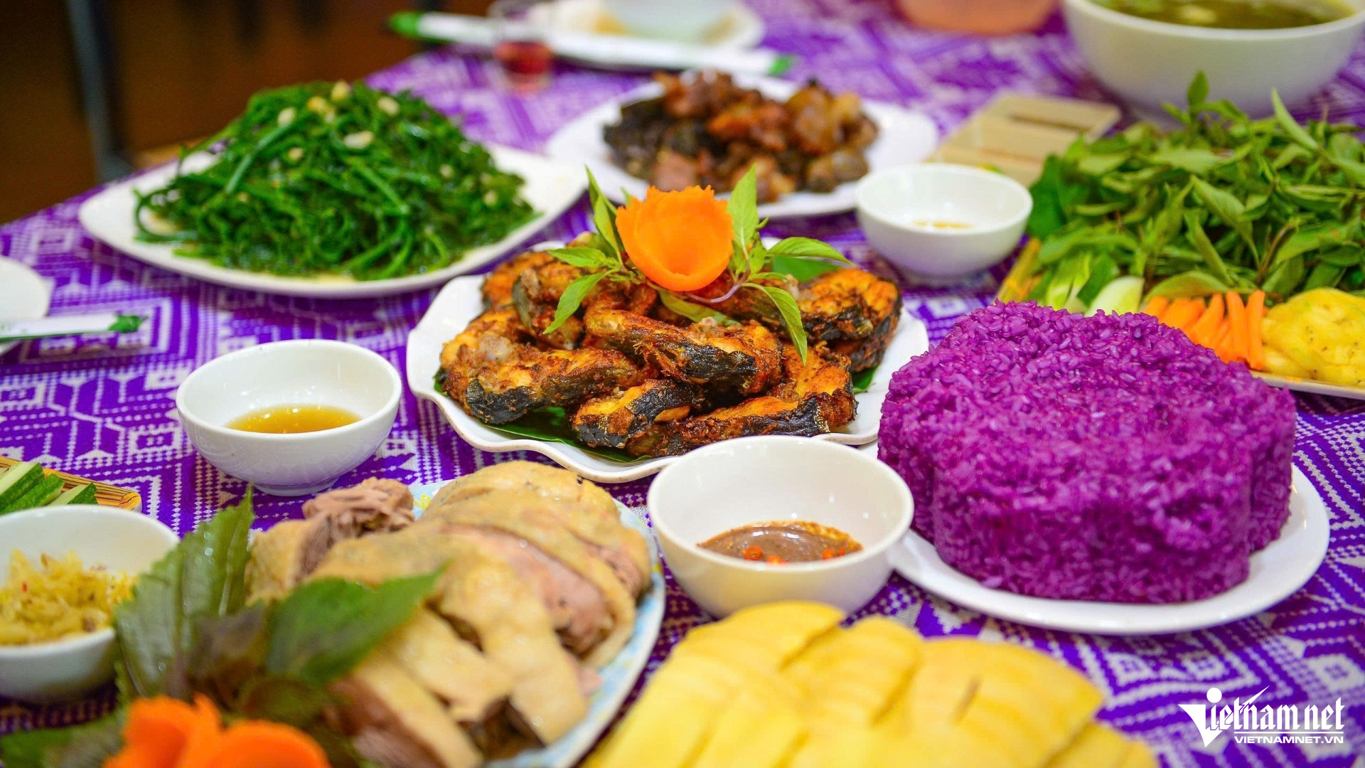 W-a4Người đàn ông dân tộc Thái.jpg