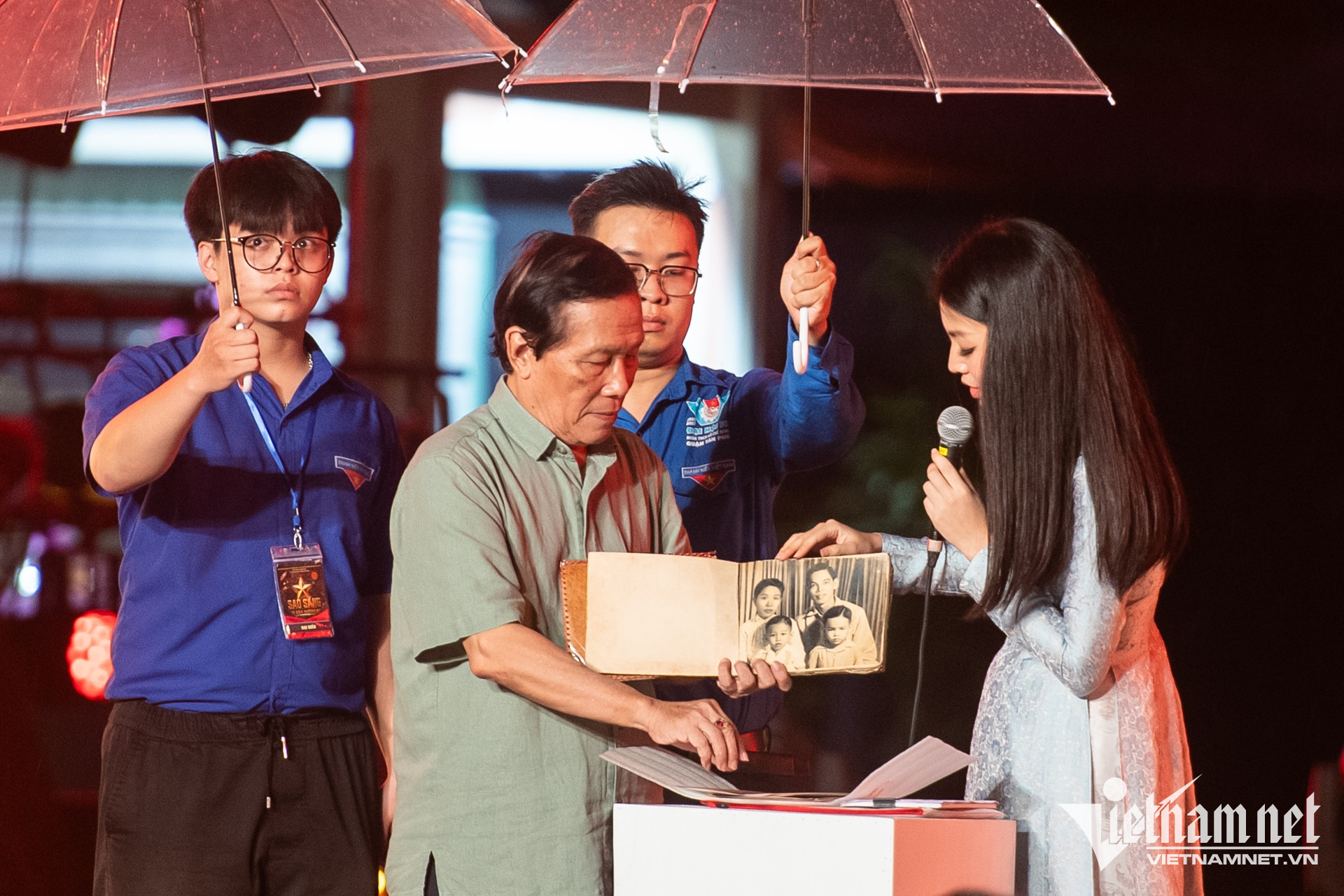 W-Lê Thị Riêng Nguyễn Huế 15.jpg