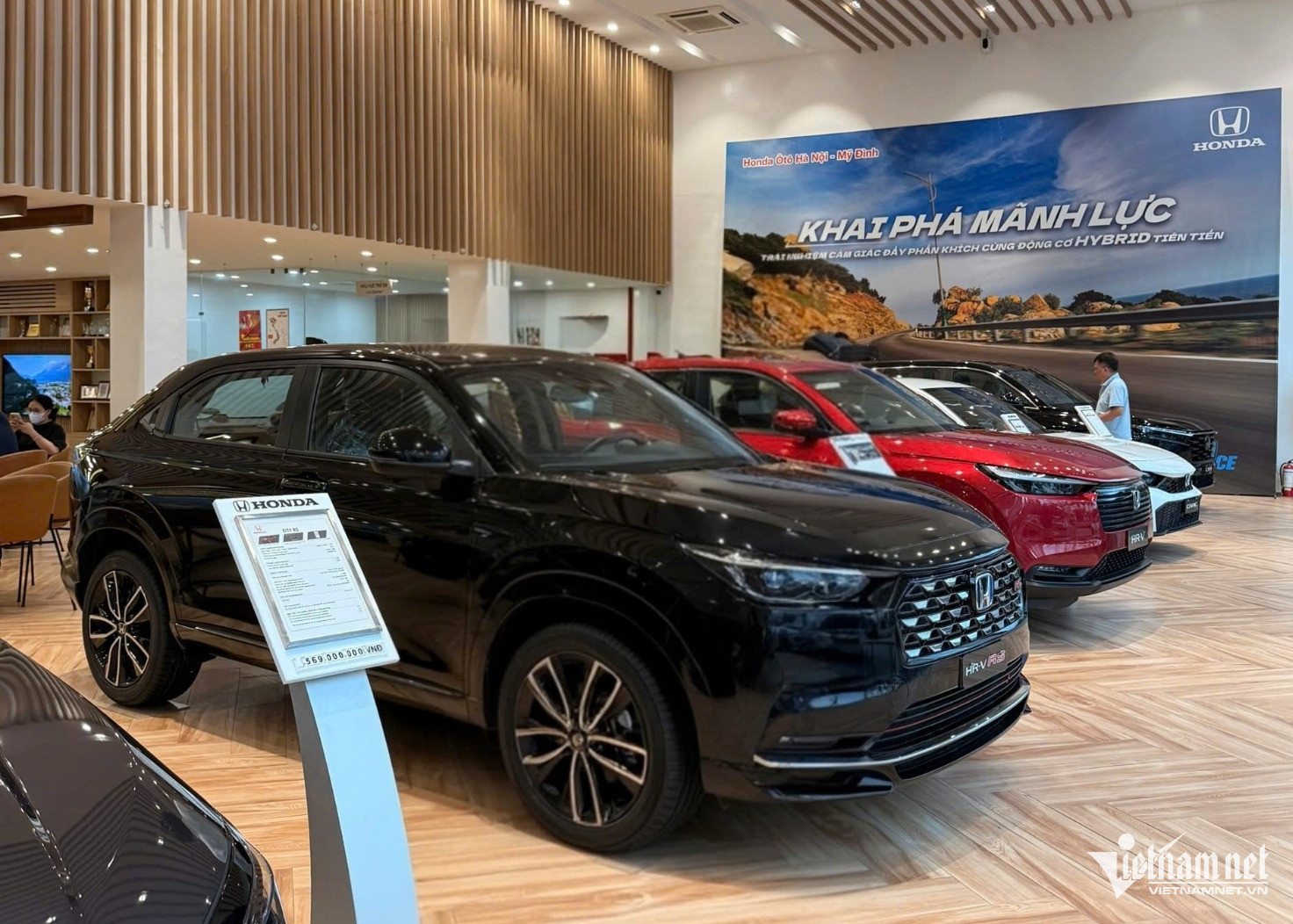 W-showroom Honda My Dinh.jpg