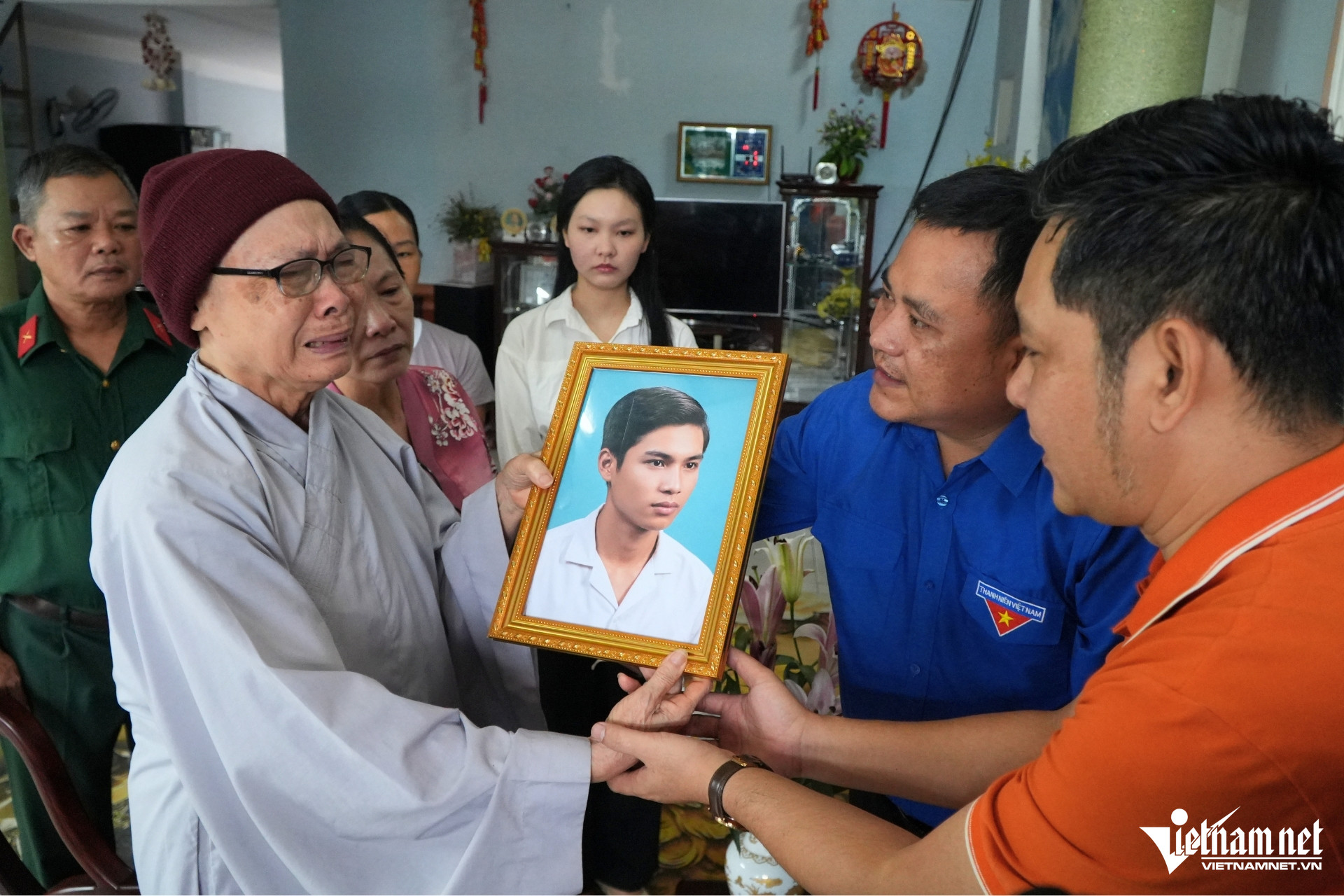 W-trao anh phuc dung2.jpg