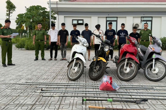 Bản tin cuối ngày 28/7: Hơn 100 thanh niên mang phóng lợn rượt đuổi gây náo loạn