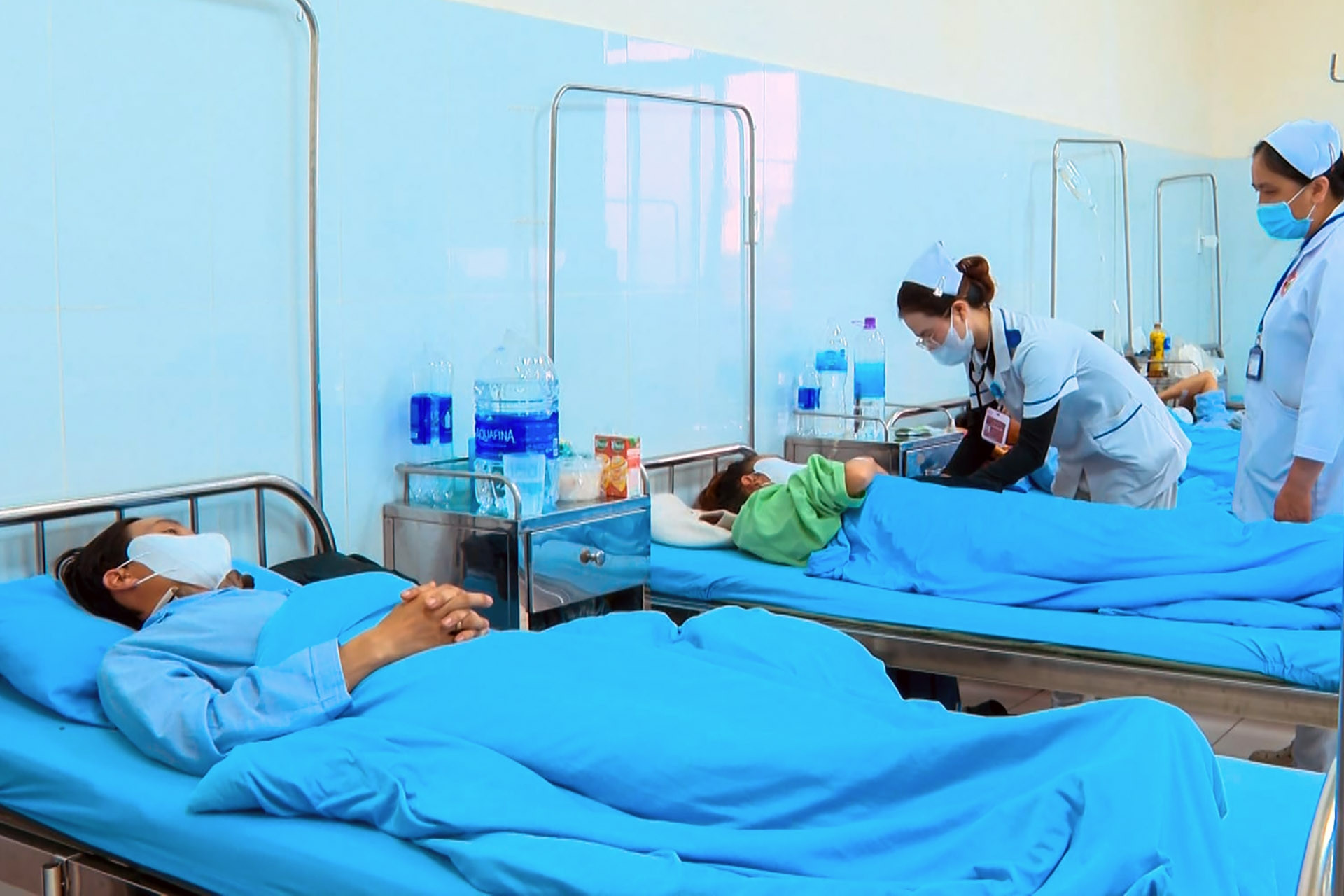 84 người nhập viện sau khi ăn bánh mì ở Lâm Đồng