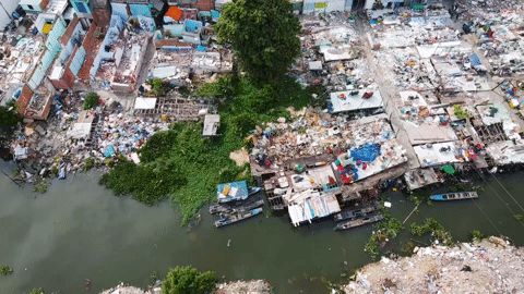 Lộ diện bãi cọc giữa rạch, nhà 'tí hon', 'siêu mỏng' sau giải tỏa rạch Xuyên Tâm