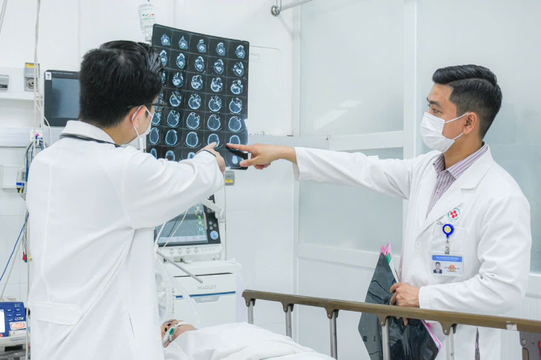 Nam thanh niên 24 tuổi bất ngờ bị đột quỵ khi đang đi du lịch tại Thái Lan