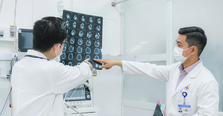 Nam thanh niên 24 tuổi bất ngờ bị đột quỵ khi đang đi du lịch tại Thái Lan