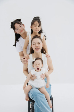 https://static-images.vnncdn.net/vps_images_publish/000001/000003/2026/7/28/pham-quynh-anh-01-2073.jpg