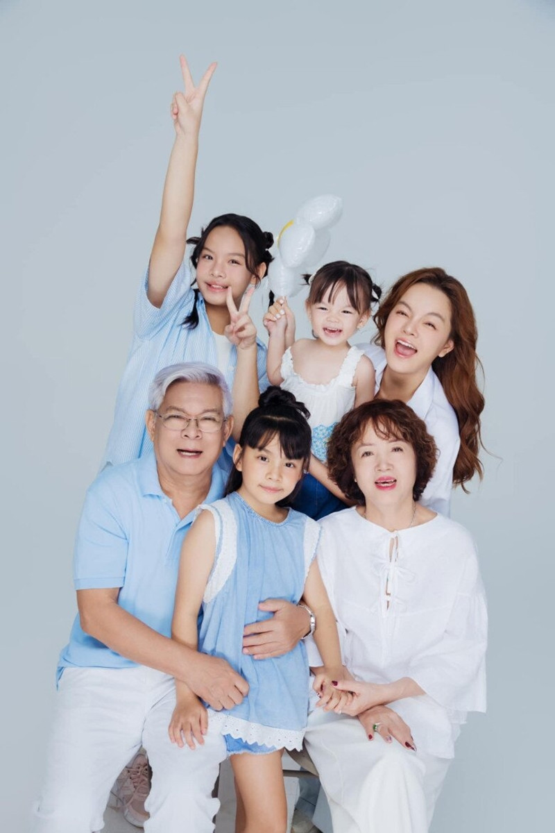 https://static-images.vnncdn.net/vps_images_publish/000001/000003/2026/7/28/pham-quynh-anh-02-2074.jpg