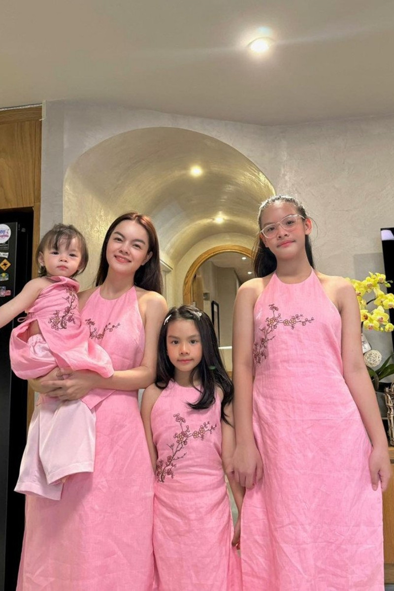 https://static-images.vnncdn.net/vps_images_publish/000001/000003/2026/7/28/pham-quynh-anh-04-2076.jpg