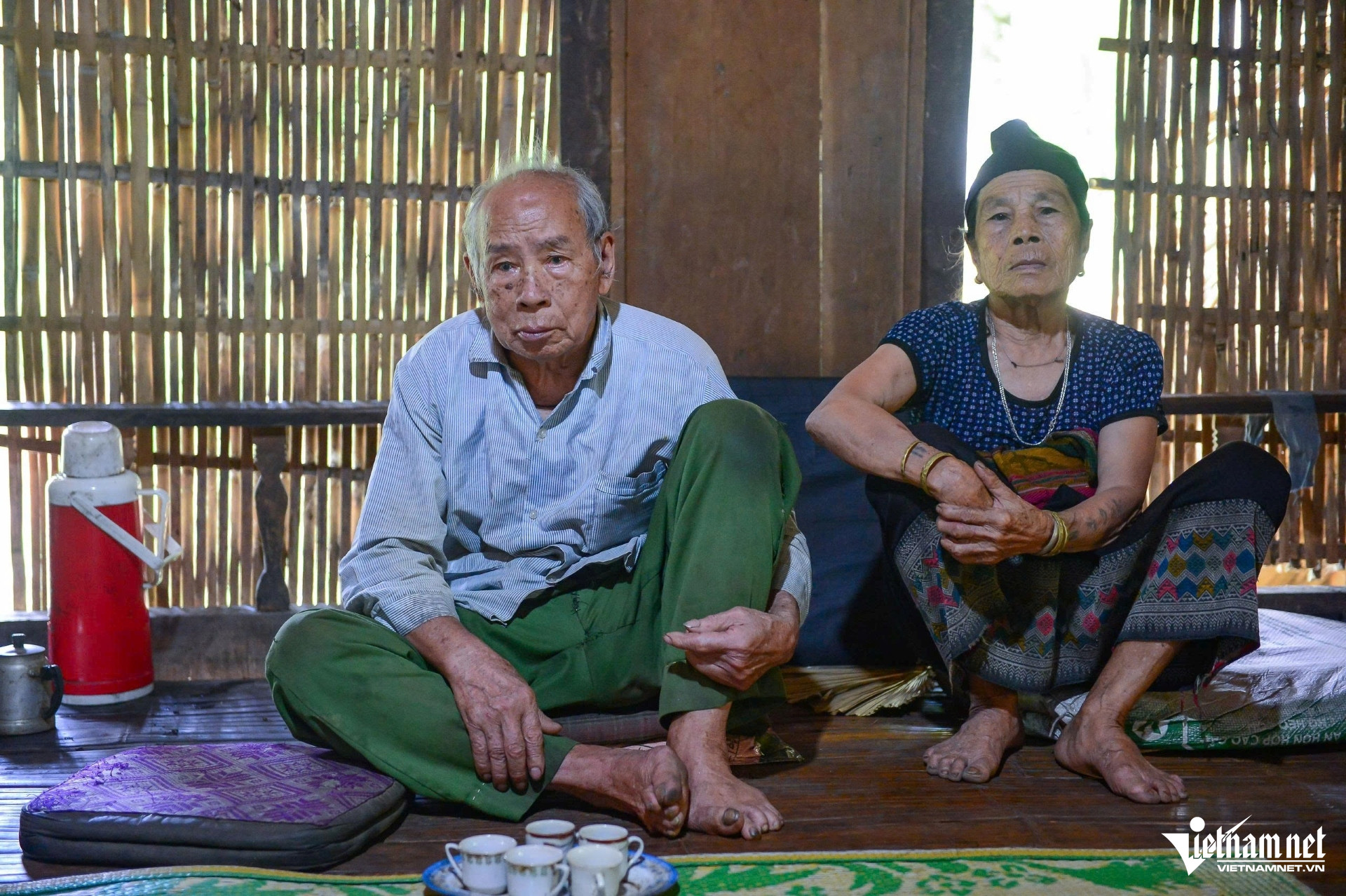 W-a2Vợ chồng nghèo 90 tuổi.jpg