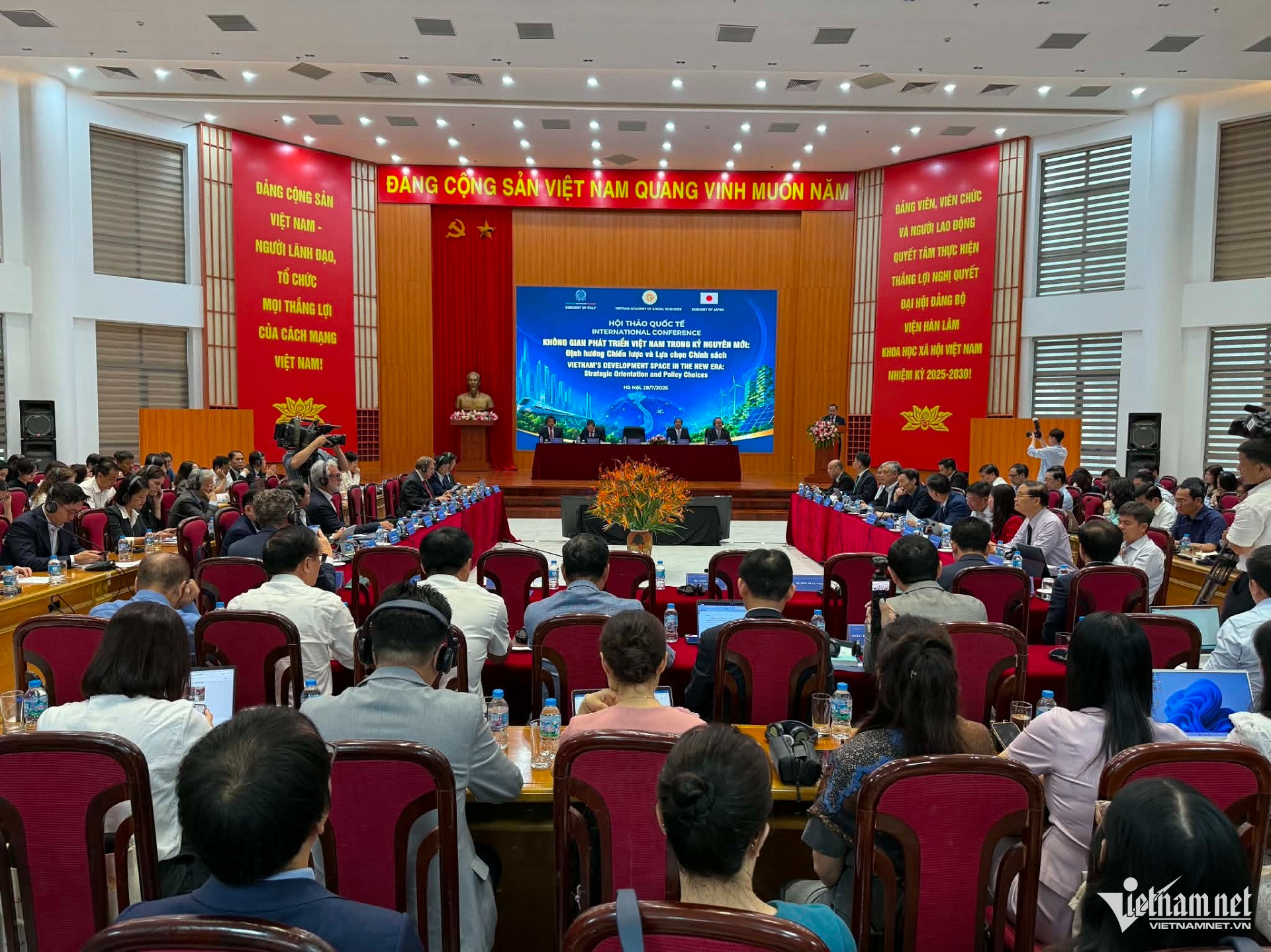 W-Toan canh hoi thao.jpg