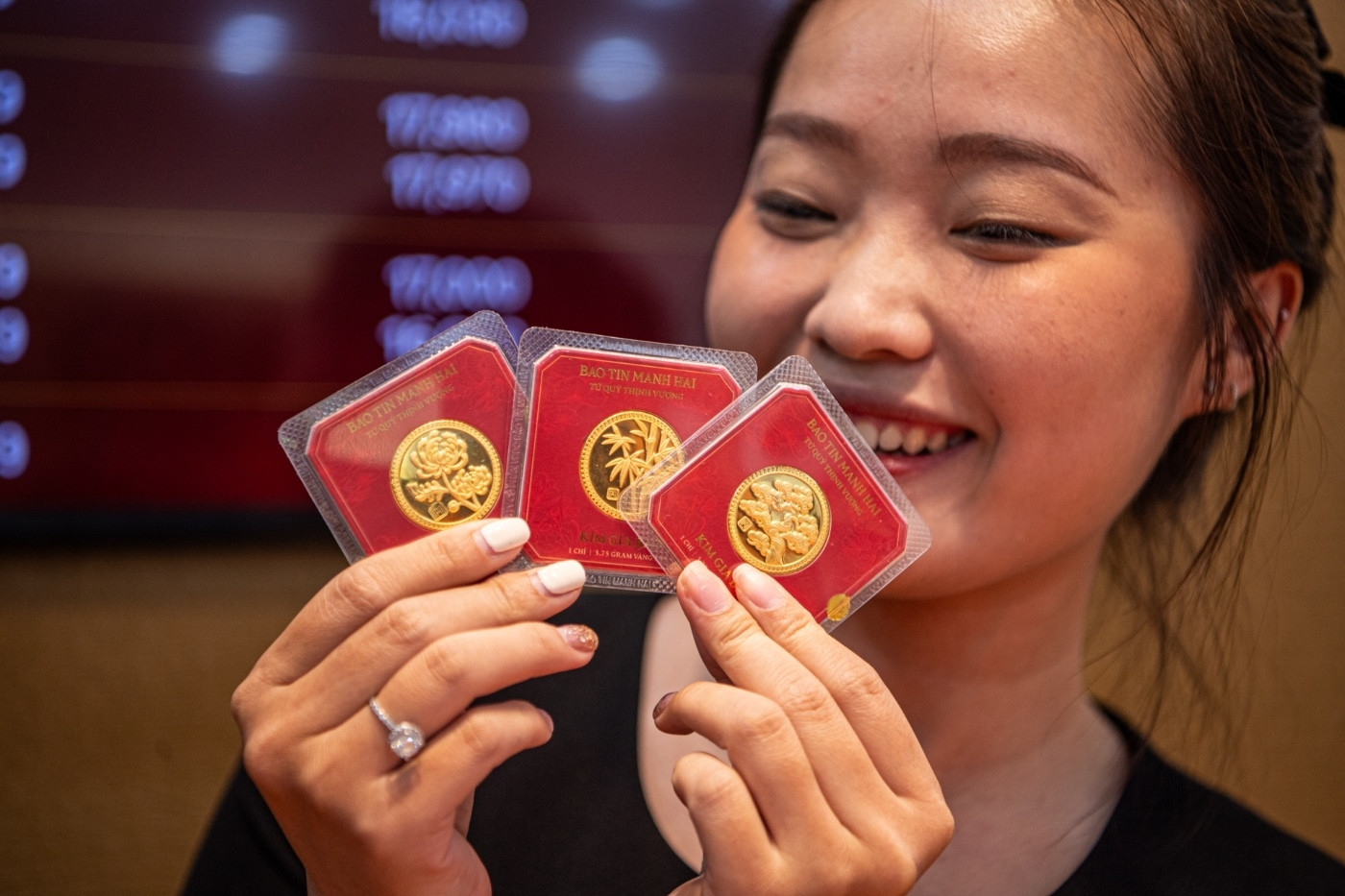 Giá vàng hôm nay 30/7/2026 tăng vọt trong phiên tối, áp sát 4.100 USD/ounce