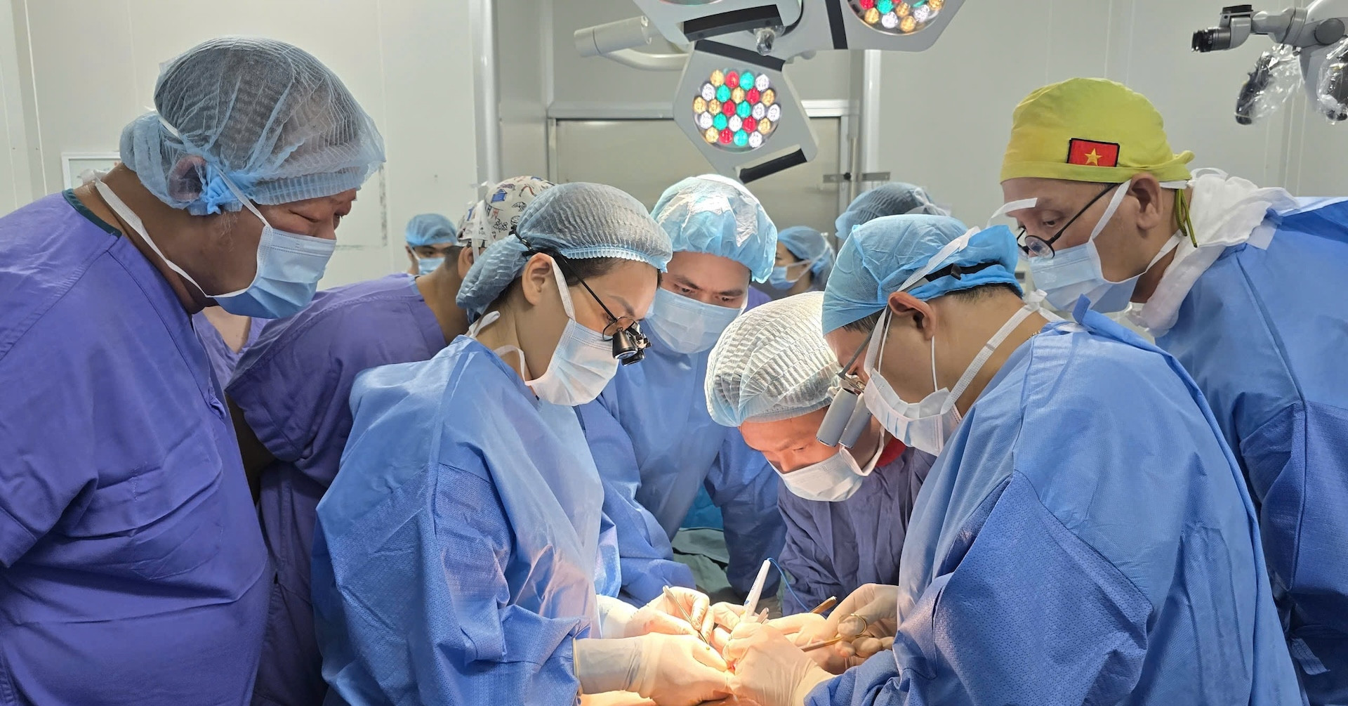 Công bố ca ghép dương vật đầu tiên từ người chết não, tiến tới ghép tử cung