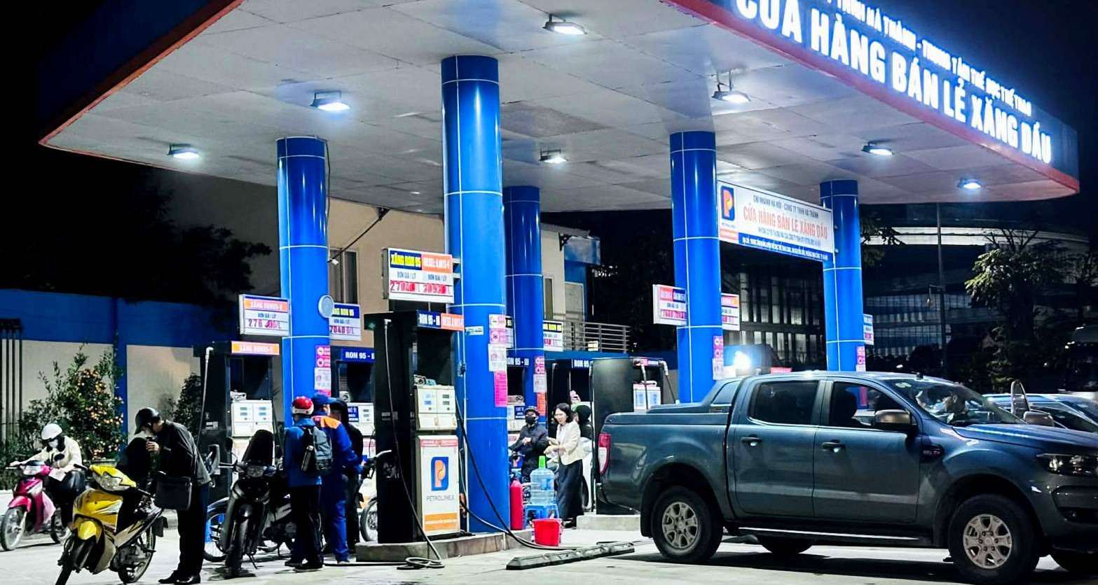 Đề xuất giảm thêm thuế khi giá xăng dầu biến động mạnh, Bộ Tài chính phản hồi
