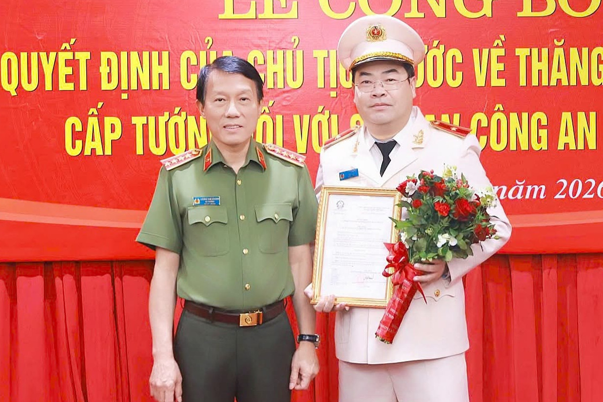 Giám đốc Công an Lai Châu được thăng cấp bậc hàm Thiếu tướng