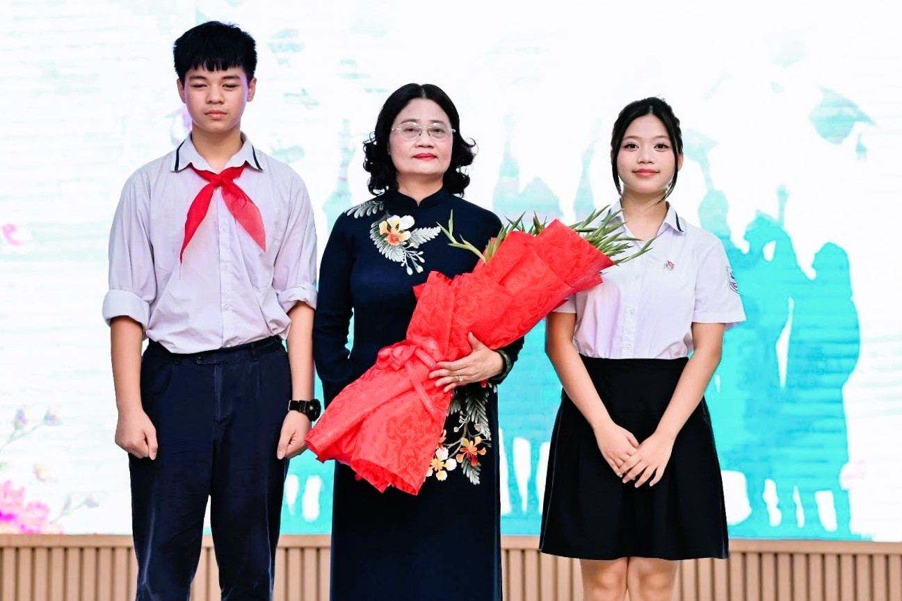 Hà Nội công bố 89 cá nhân được xét 'Nhà giáo nhân dân', 'Nhà giáo ưu tú'